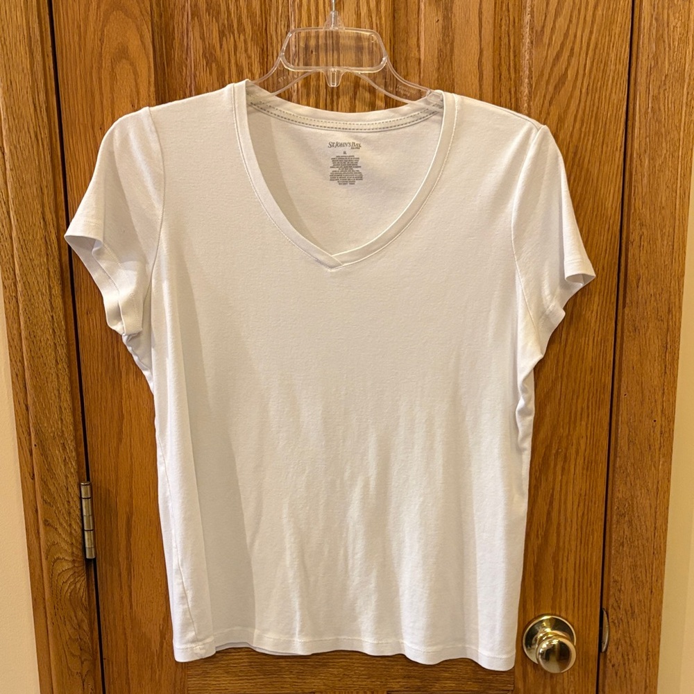 St. John's Bay White V-Neck Short Sleeve Tee